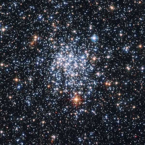 NGC 265, рассеянное звездное скопление в Малом Магеллановом Облаке.